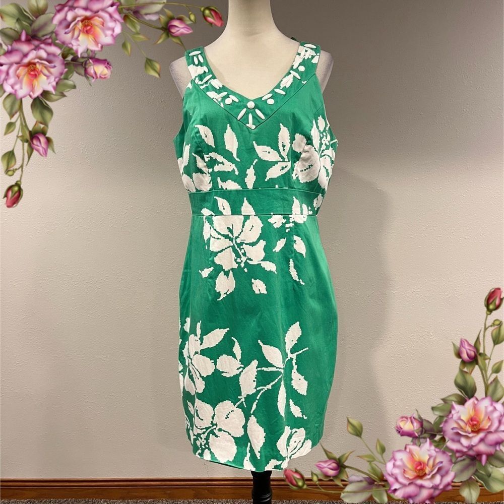Studio I Floral Green and White Sleeveless v-neck formal‎ Dress size 14